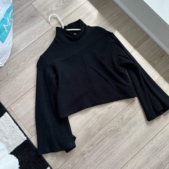 Black turtleneck sweater - Picture 2 of 3